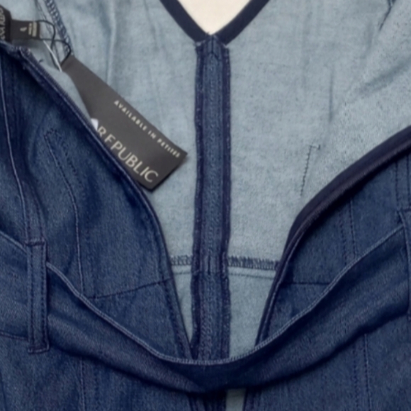 NWT Banana Republic Denim V-Neck Dress, size 4 - Picture 10 of 16